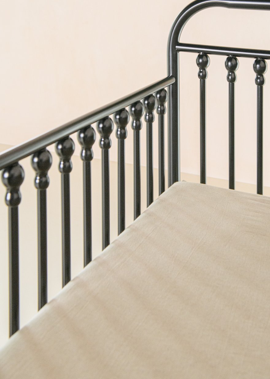 KM1230 Metal Baby Crib