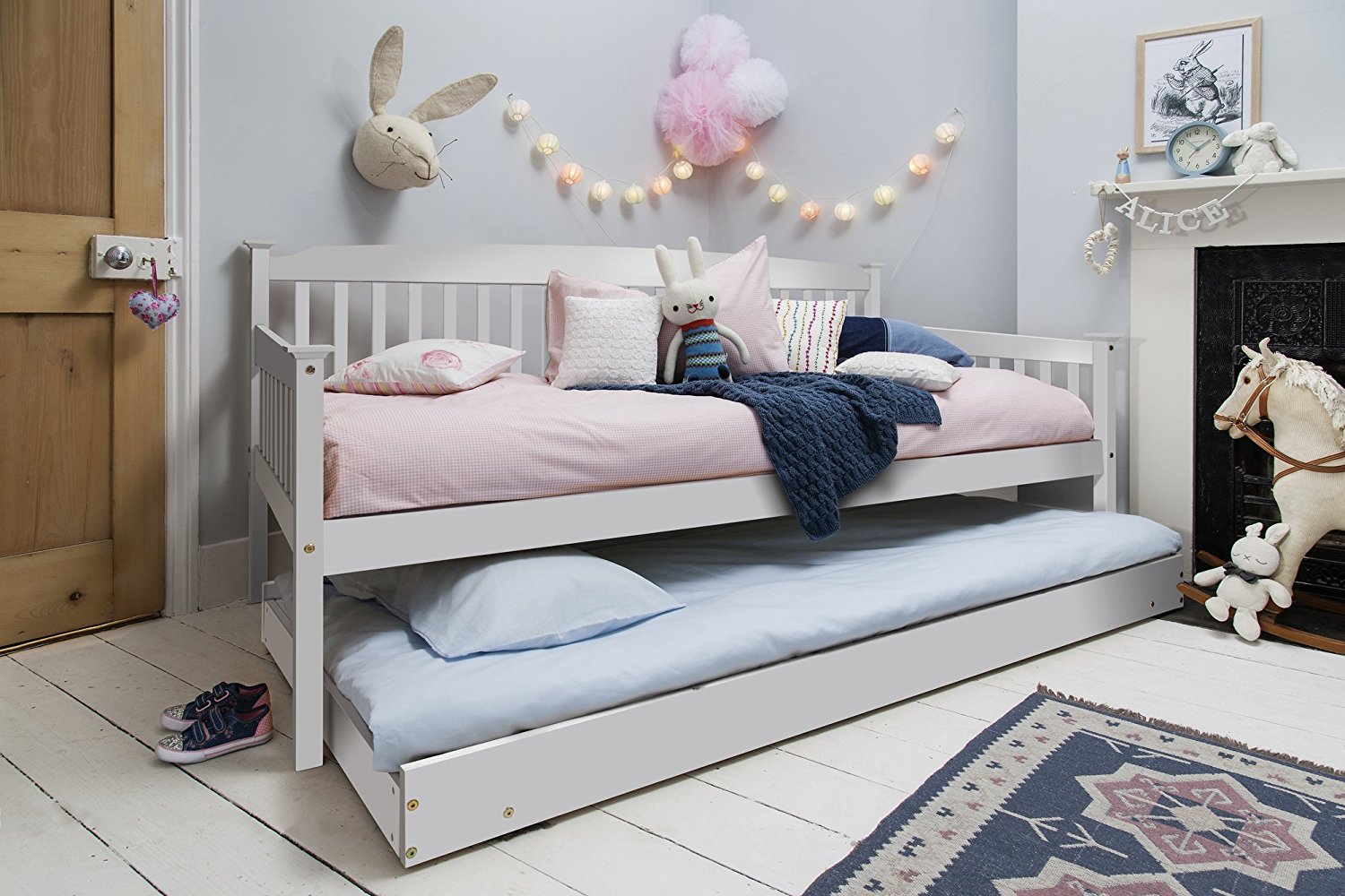 What are the classification of bed?