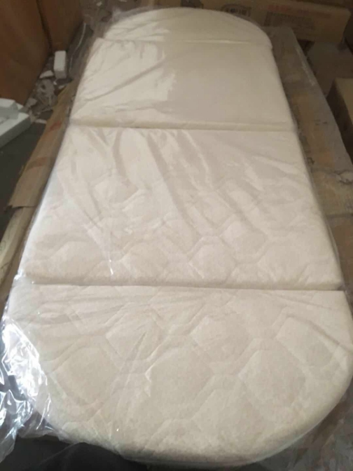 Oval Shaped Swinging Baby Crib with The Provision of Expanding